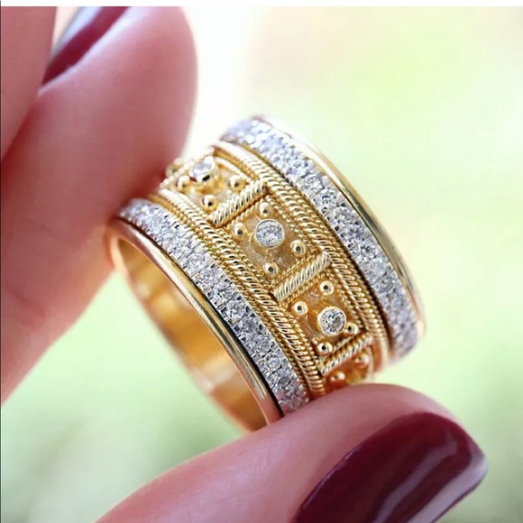 Jewelry - Two tone BoHo vintage thick band ring